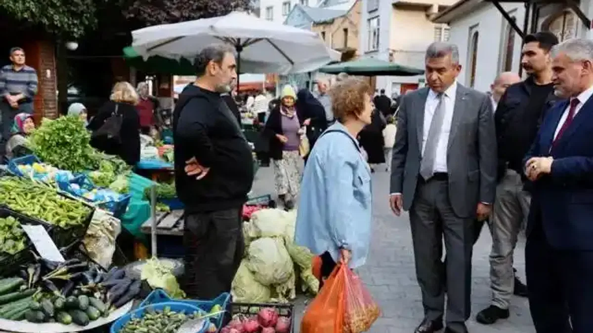 Artvin Valisi Ergün'den halk pazarına ziyaret
