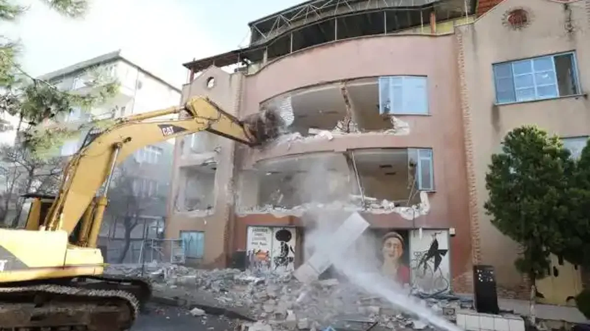 İstanbul Bakırköy'de dönüşüm sürüyor