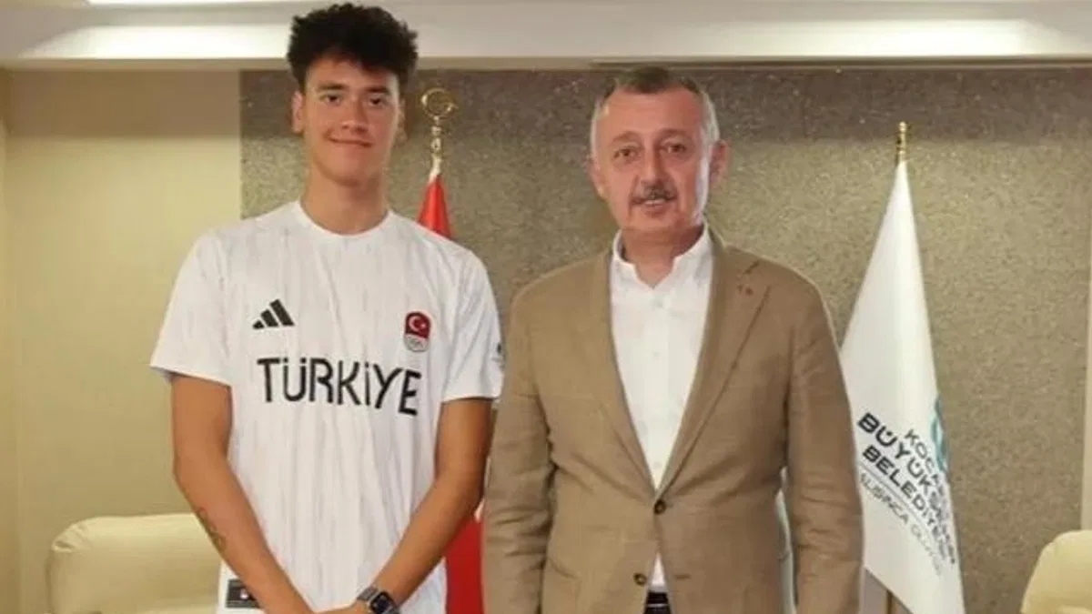 Başkan Büyükakın İzmitli şampiyonu kutladı