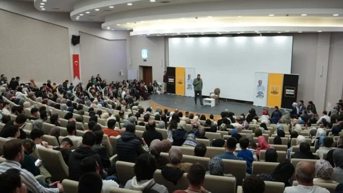 Konya’da 'Şehir Konferansları' başladı