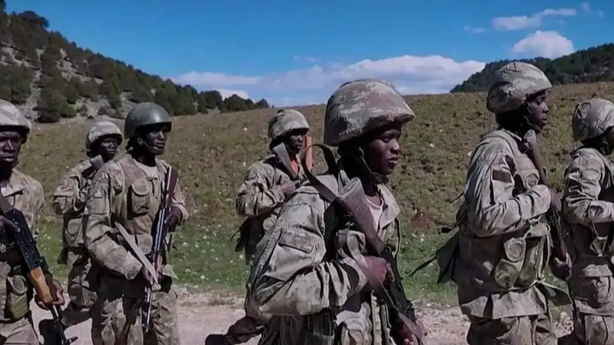 Mali ve Nijerli komandolar temel eğitimi başarıyla tamamladı