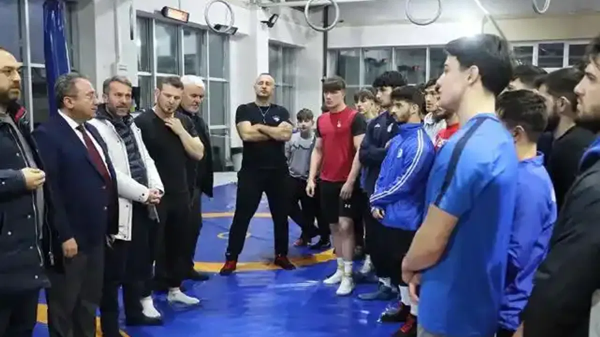 Sakarya 16 sporcusuyla mindere iniyor