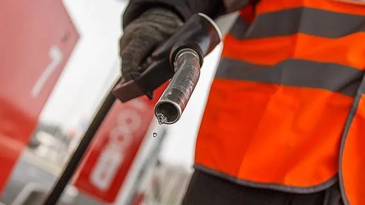 Benzin ve motorine gelecek zam iptal edildi!