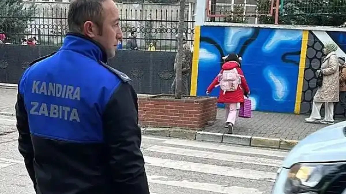 Kandıra Belediyesi Zabıta Ekipleri Öğrenci Güvenliği İçin Devrede