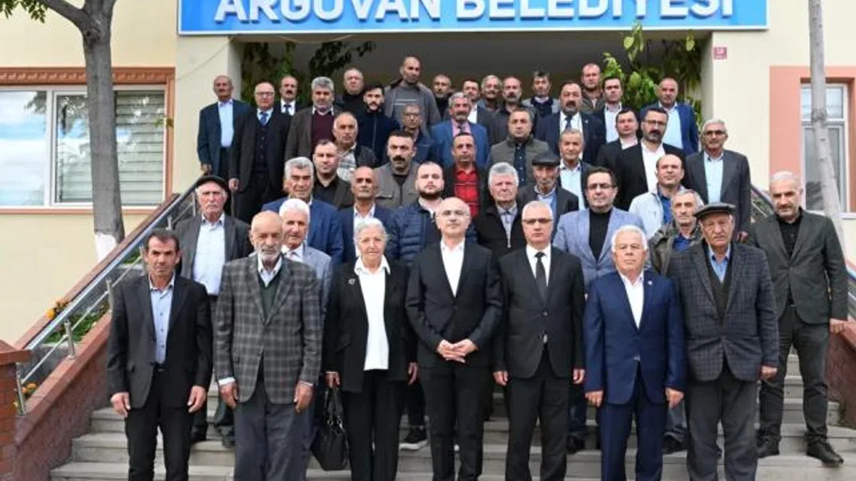 Başkan Er Arguvan'ı ziyaret etti