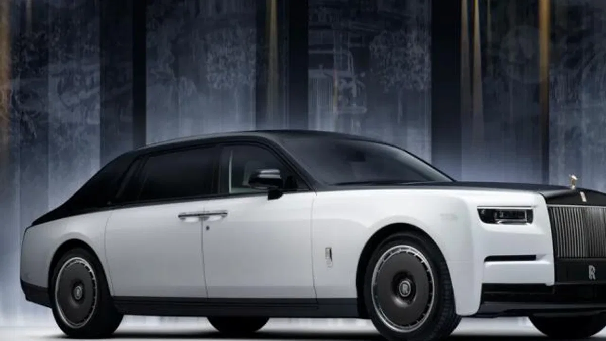 Rolls-Royce'dan 100 yıllık efsanesine özel koleksiyon