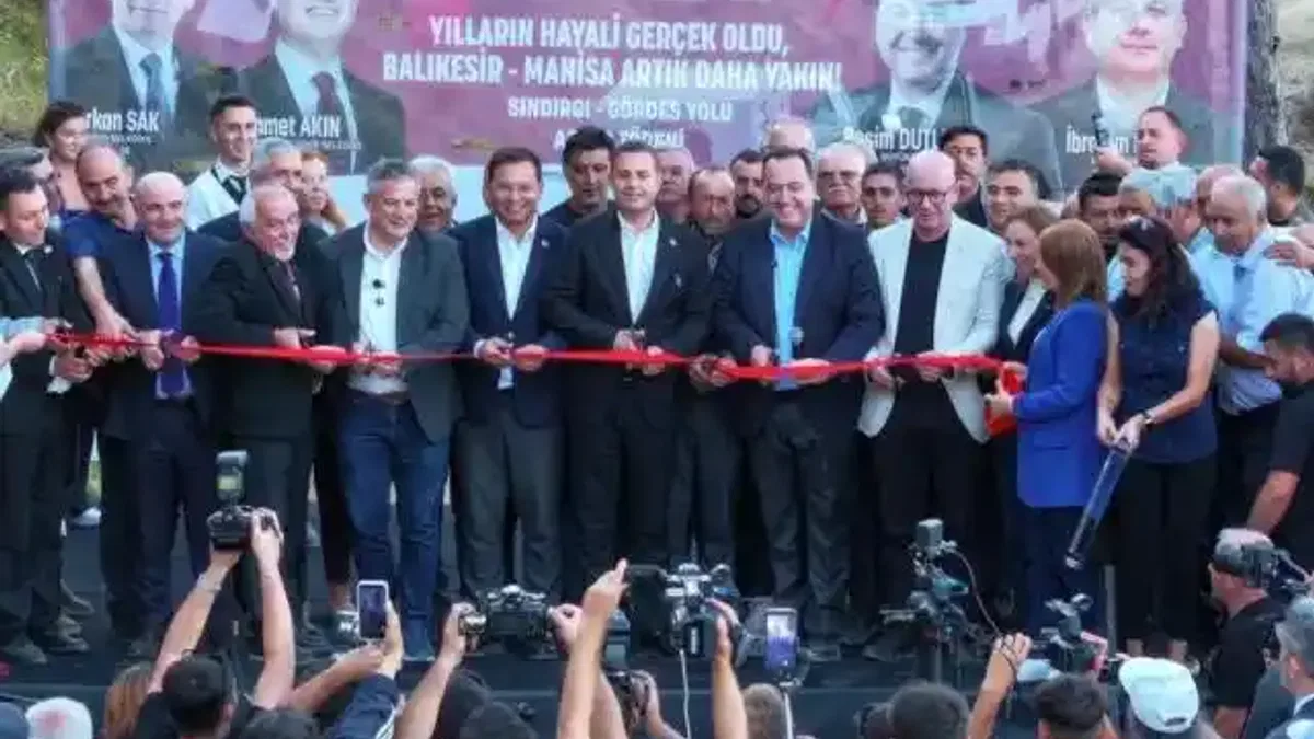 Gördes–Sındırgı yolunda birlikle gelen hizmet