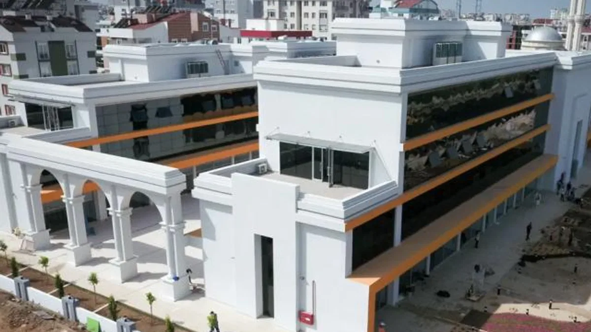 Antalya Muratpaşa’da gençler için yapay zeka ve görsel üretim eğitimi