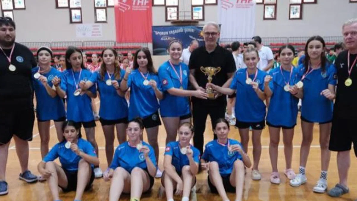 Minik Poyrazın Kızları Türkiye Şampiyonu oldu