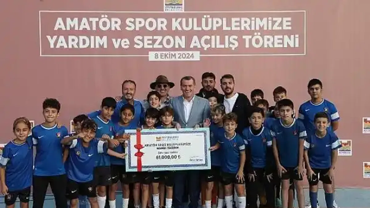 Zeytinburnu'ndaki Amatör Futbol Kulüplerine Nakit Desteği Devam Ediyor