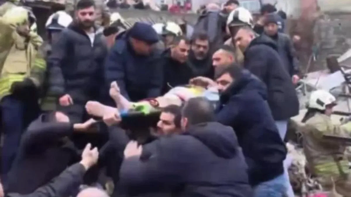 İstanbul Fatih’te doğal gaz patlaması! Mahsur kalanlar kurtarılıyor