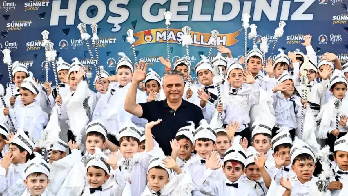 Antalya Muratpaşa'da 122 çocuktan erkekliğe ilk adım