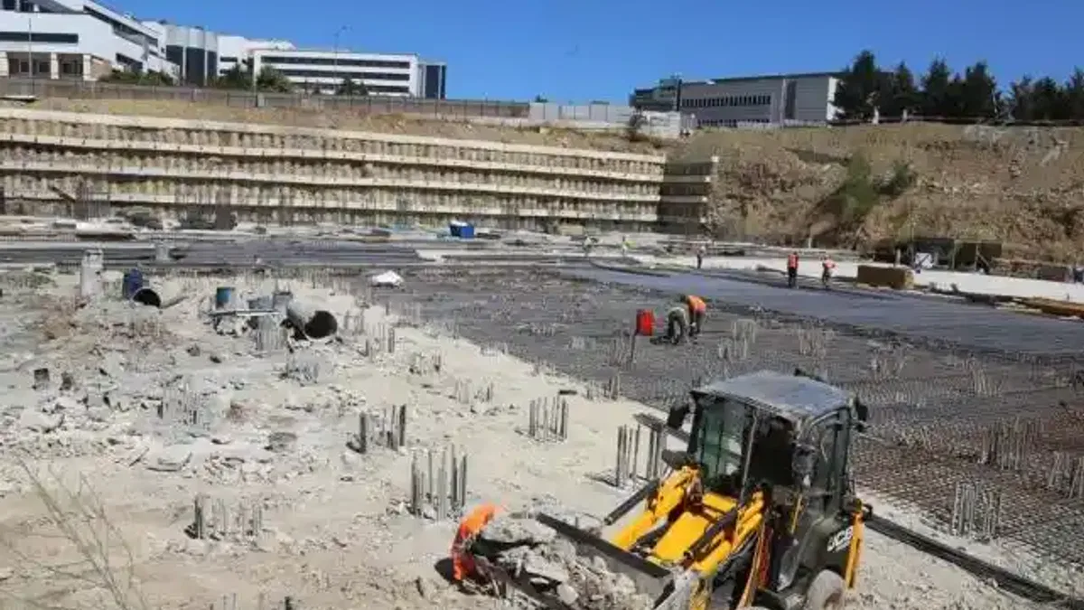 KOÜ Umuttepe’de cami ve otopark projesi yükseliyor