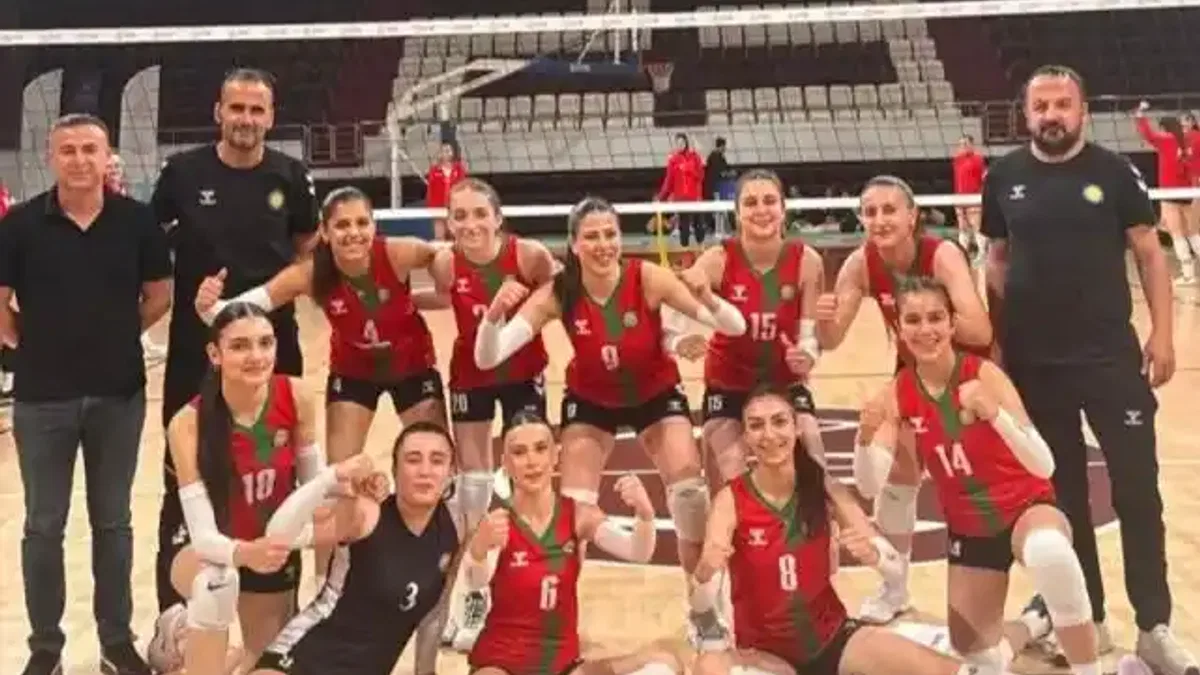 DBB Genç Kadınlar Voleybol Takımı Türkiye Şampiyonası’na galibiyetle başladı