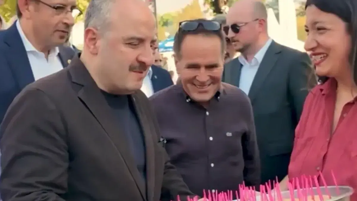 Varank’tan Özgür Özel’e Bursa'dan börekli göndermeli paylaşım