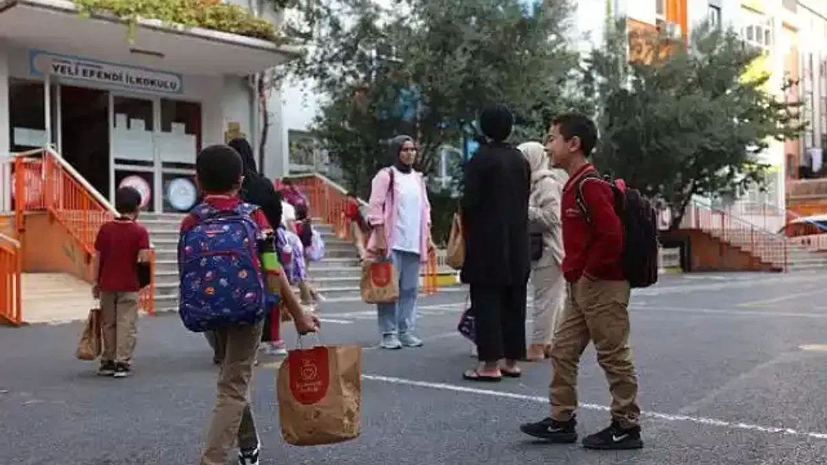 Şile 75. Yıl Ortaokulu'nda Zehirlenme İddiası