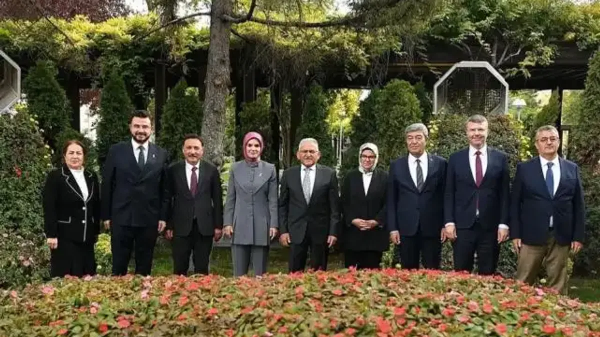 Memduh Büyükkılıç'a Bakan Göktaş'tan övgü