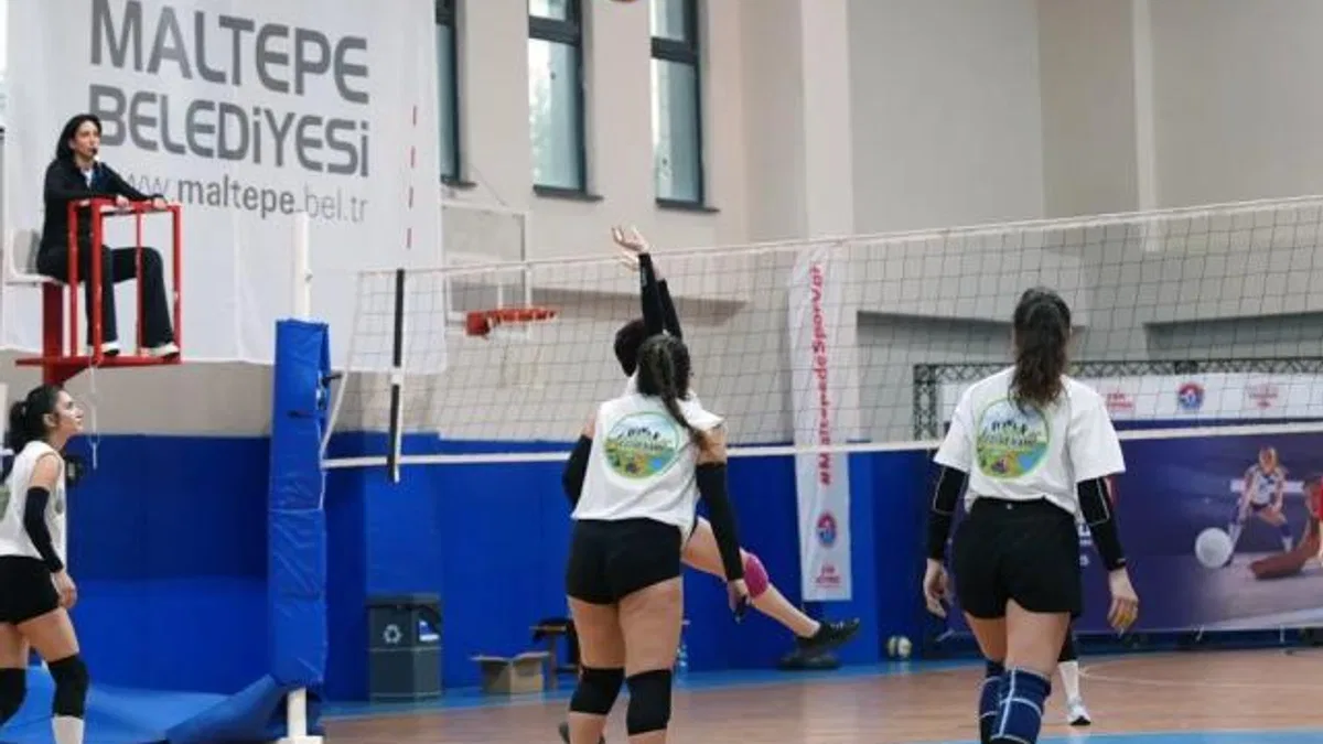 İstanbul Maltepe'de kadınlar şiddeti 'blok'ladı