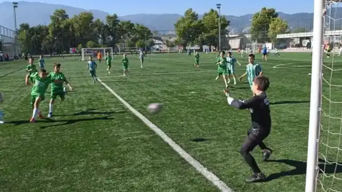 Geleceğin futbolcuları Osmangazi’de sahaya çıktı
