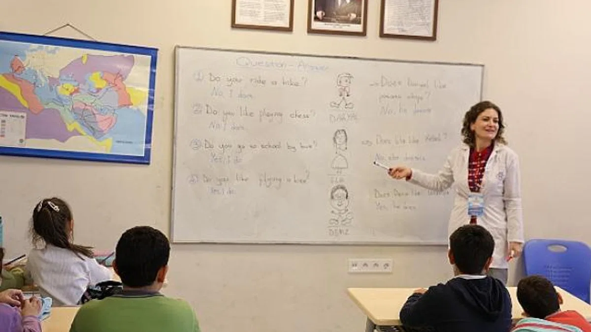 Başkan Çerçioğlu'nun Etkinlikleriyle Aydınlılar İngilizce Öğreniyor