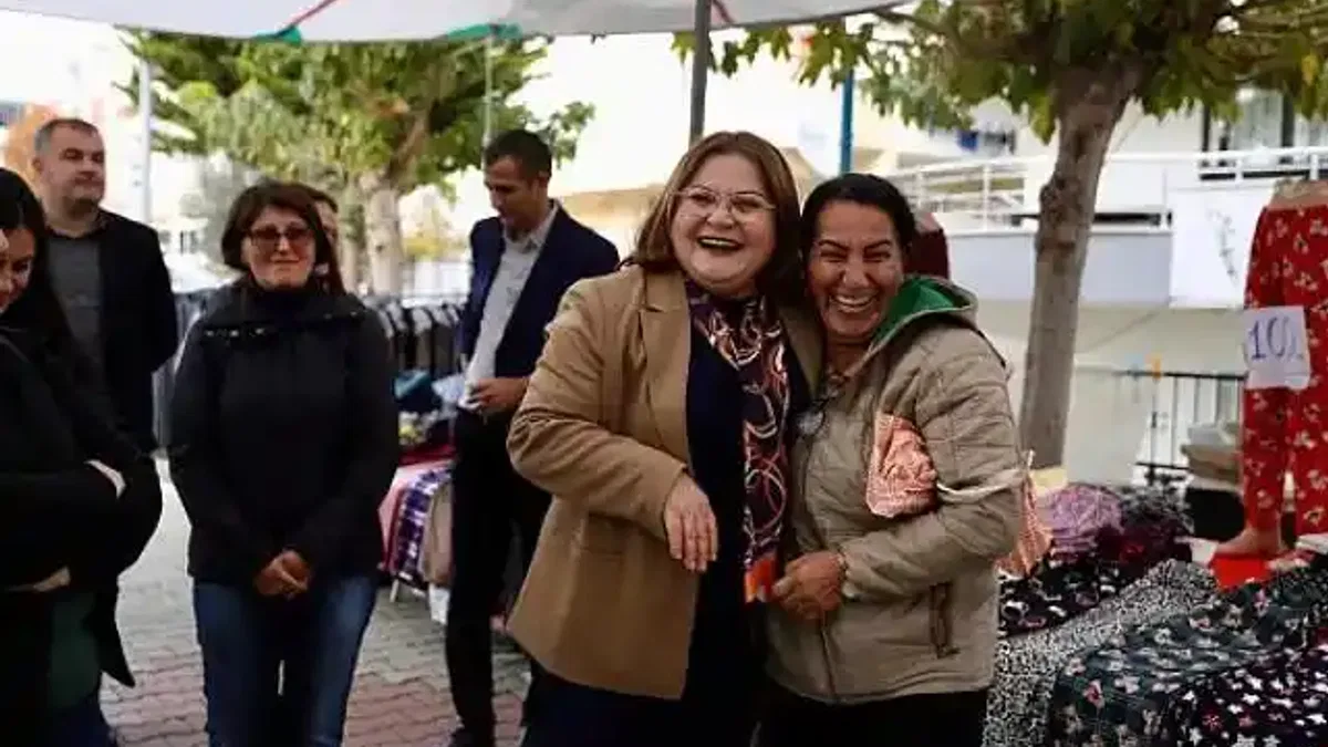Başkan Gençay Pazartesi Pazarında Vatandaşlarla Buluştu
