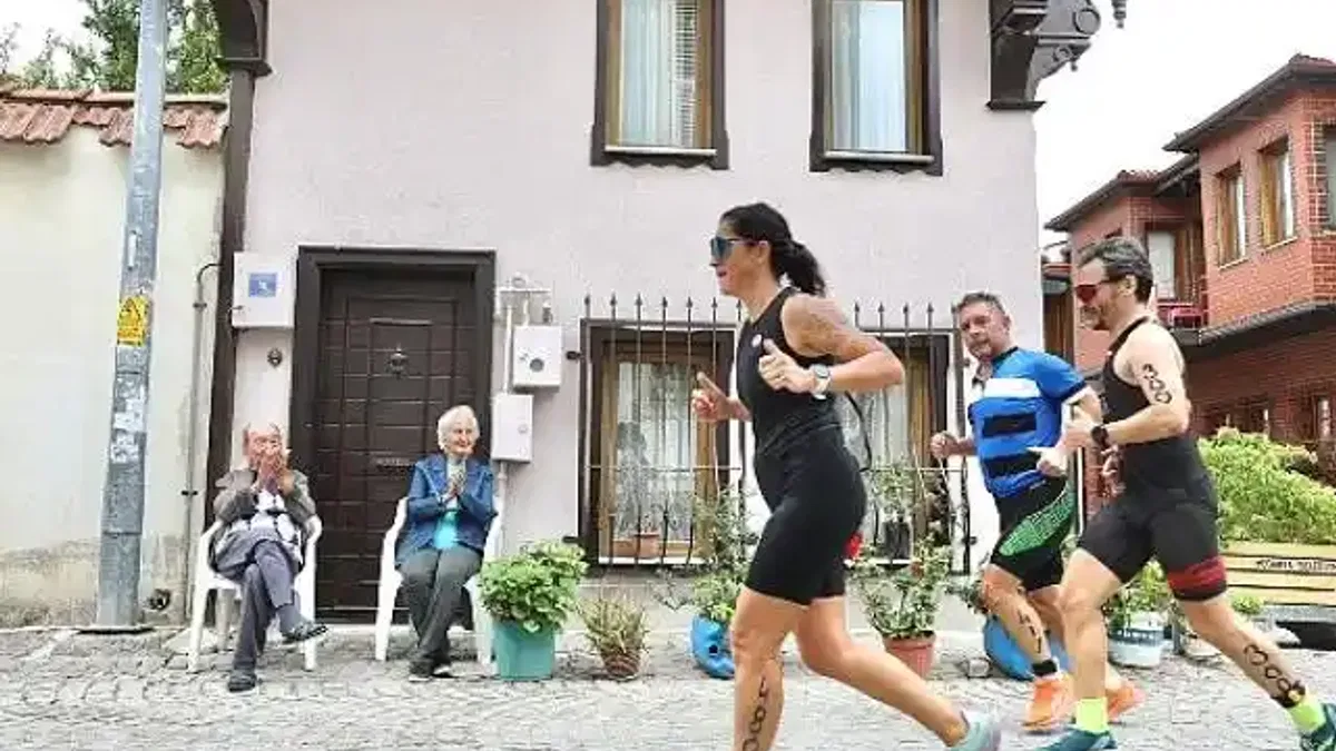 Mudanya Triatlon Finalleri'ne rekor katılım sağlandı.