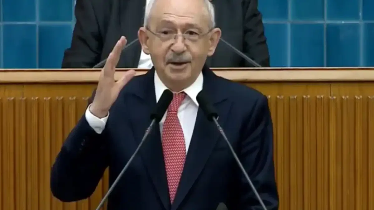 Kılıçdaroğlu 3 yıl sonra CHP grup toplantısında... "Bu Kemal hiçbir gücün karşısında eğilmez"