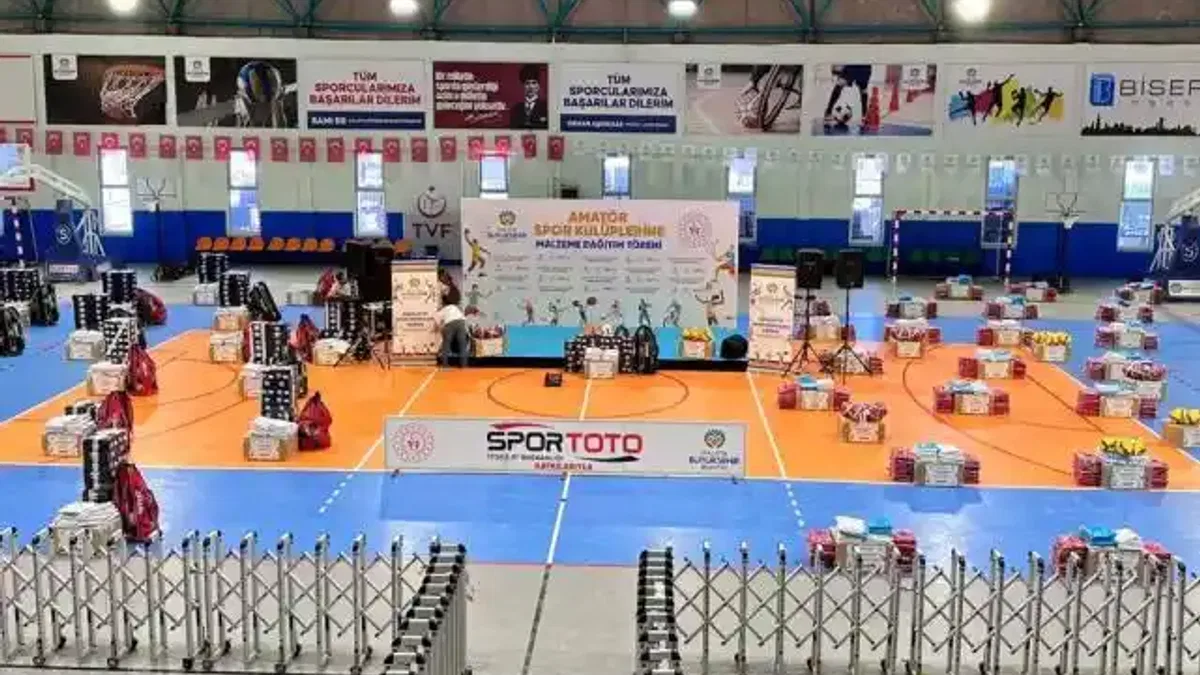 Malatya'da amatör spora malzeme desteği