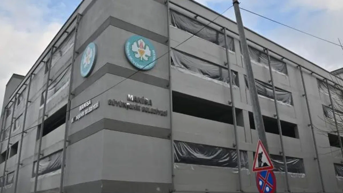 Manisa'da katlı otopark açılışa gün sayıyor