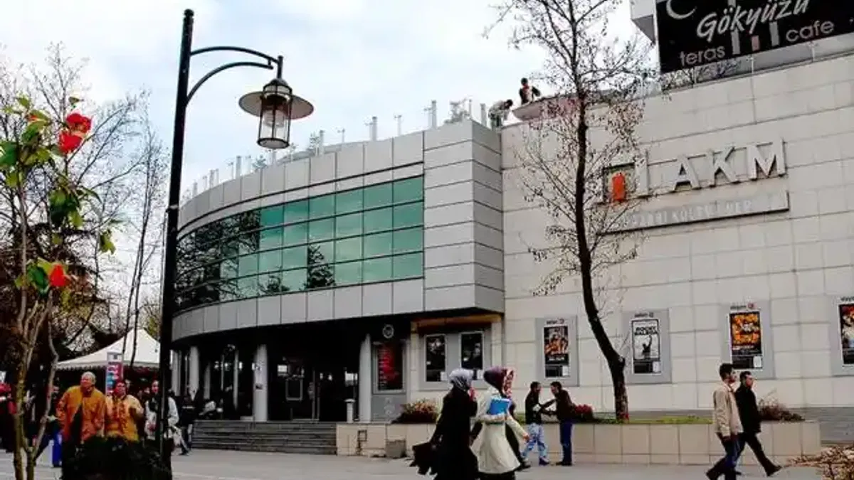 Sakarya AKM’de yenileme çalışmaları sürüyor