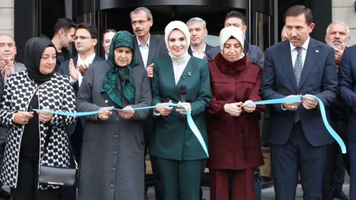 Konya'da Karatay Kültür Merkezi hizmete girdi