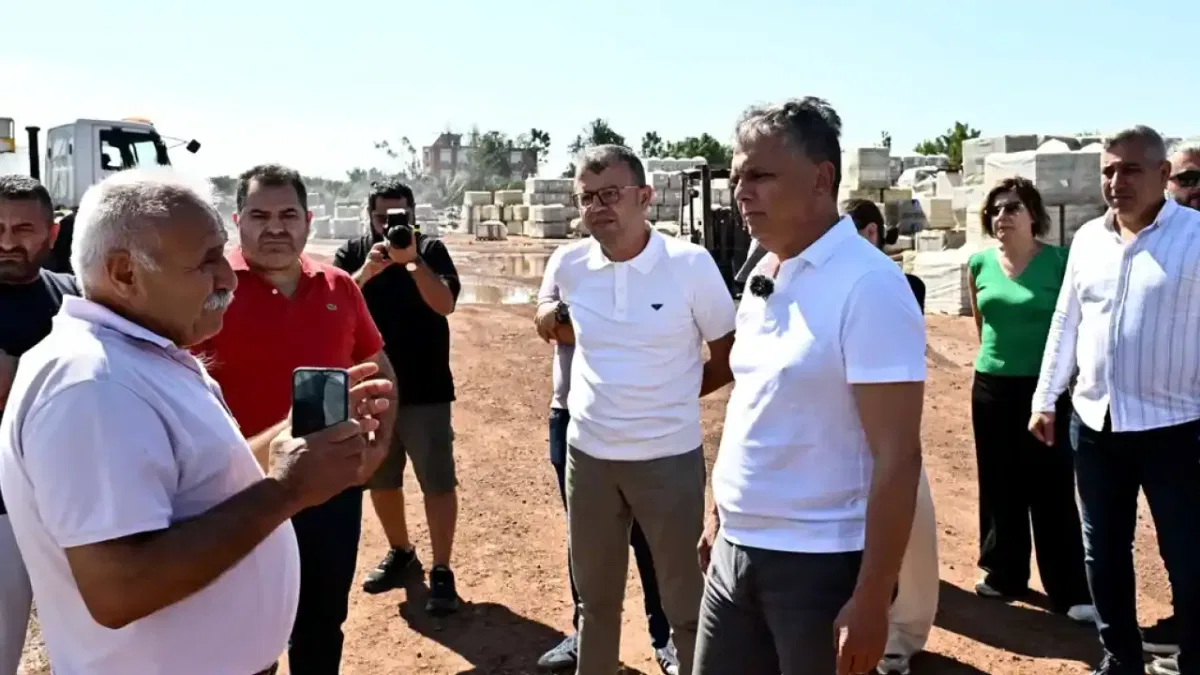 Antalya Muratpaşa'daki yangın bölgesine 'geçmiş olsun' ziyareti