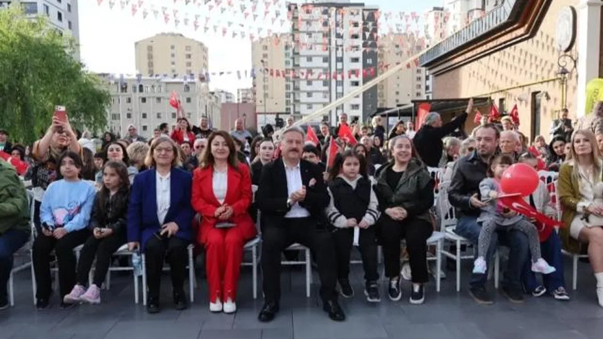 Çarşı Melikgazi'de 19 Mayıs coşkusu