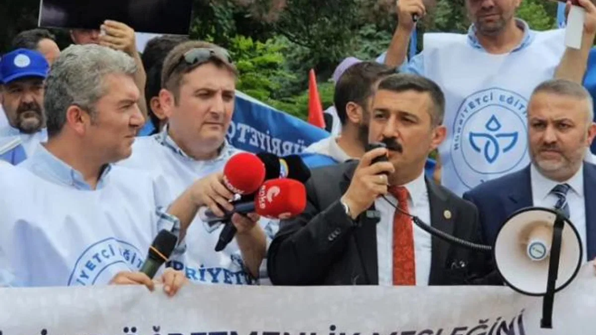 İYİ Partili Türkoğlu: Öğretmen boyun eğmez!