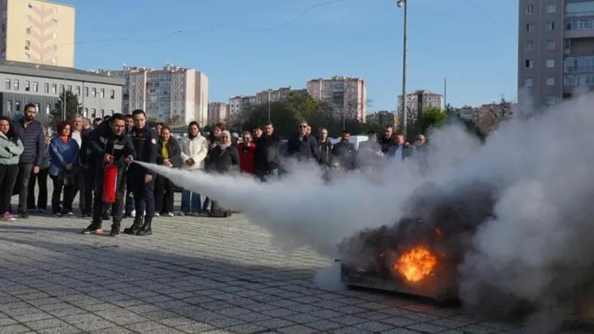 İstanbul Beylikdüzü Belediyesi çalışanlarına 'yangın güvenlik' eğitimi