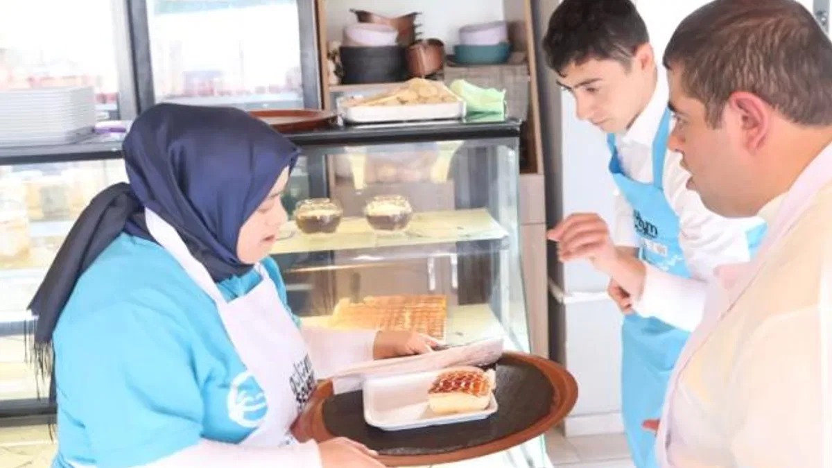 Erzurum’da Gülümseyen Kafe özel bireylerin üretim adresi oldu