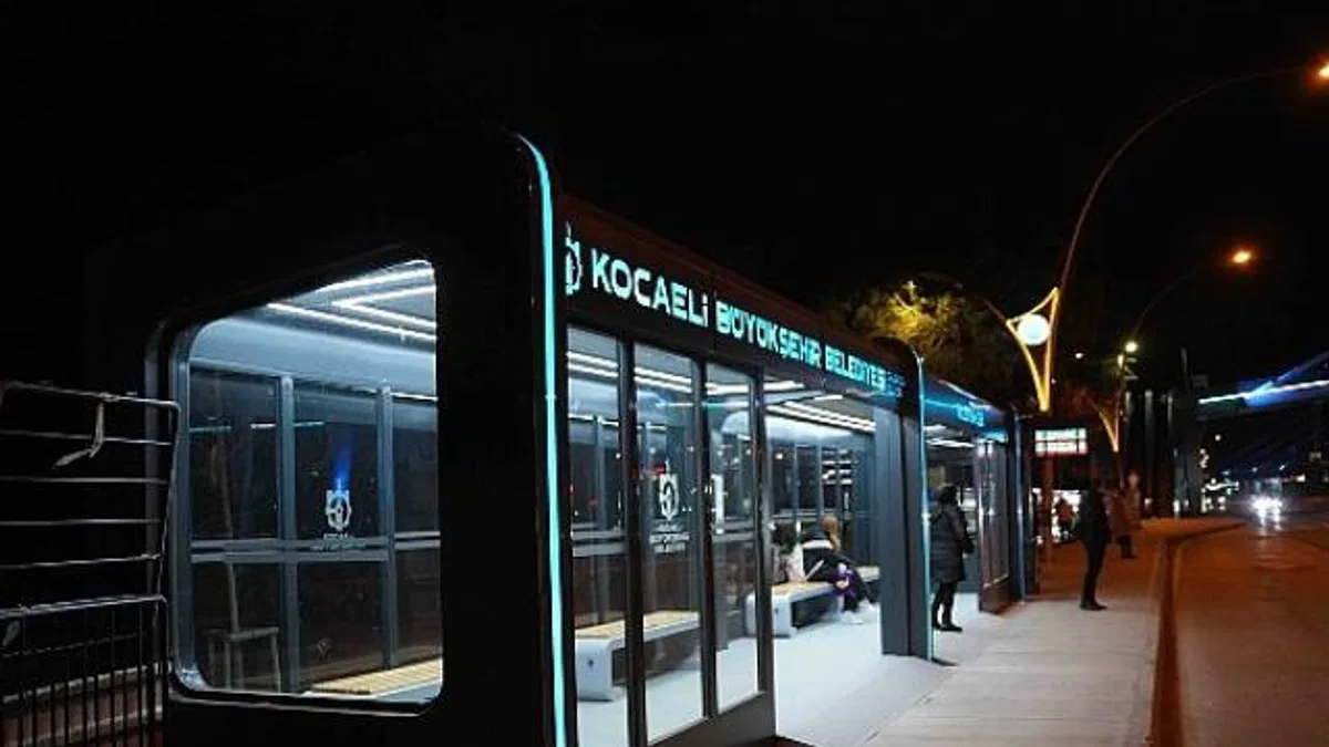 Millet Bahçesi'ne LED'li, modern konsept durak