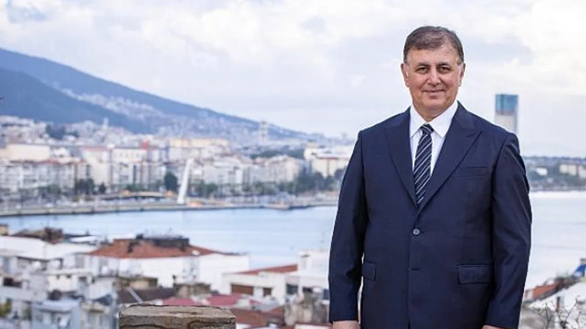 Başkan Tugay'dan İzmirlilere yeni yıl mesajı "2025, projelerimizi bir bir hayata geçireceğimiz yıl olacak"