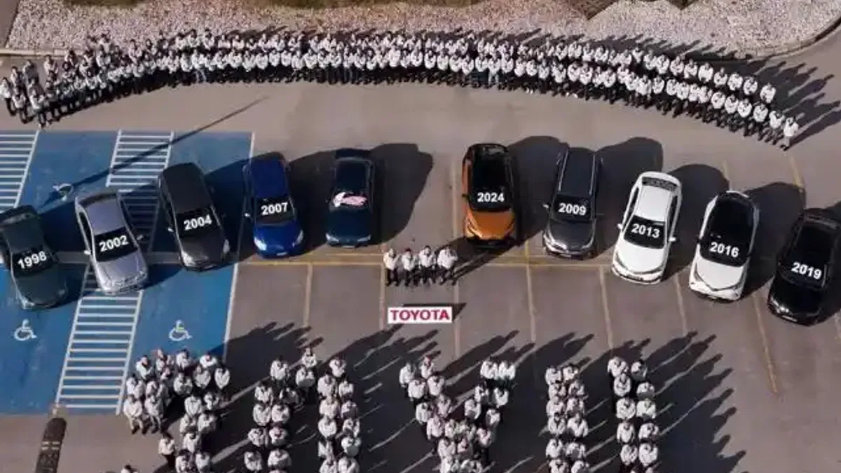 30 yılda 3 milyon 700 bin adet otomobil üretti