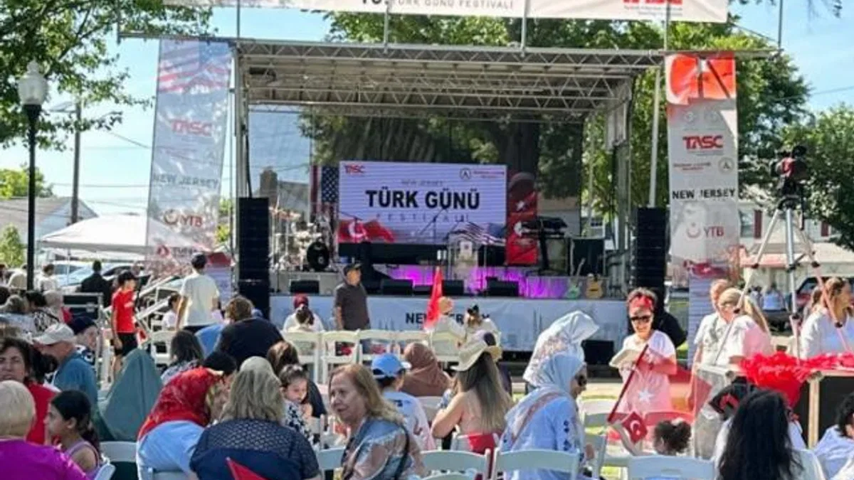 ABD'de yüzlerce kişi 'Türk Günü'nde buluştu