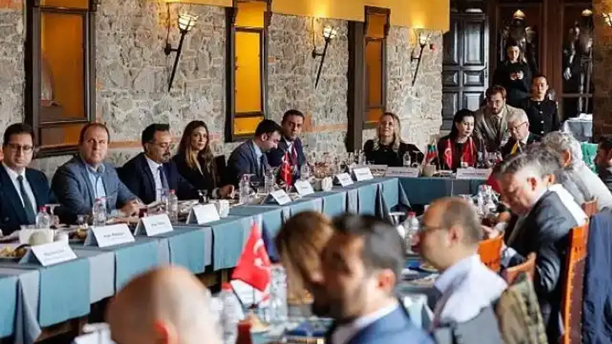 Başkan Mutlu'dan dirençli kent vurgusu: En önemli gündemimiz