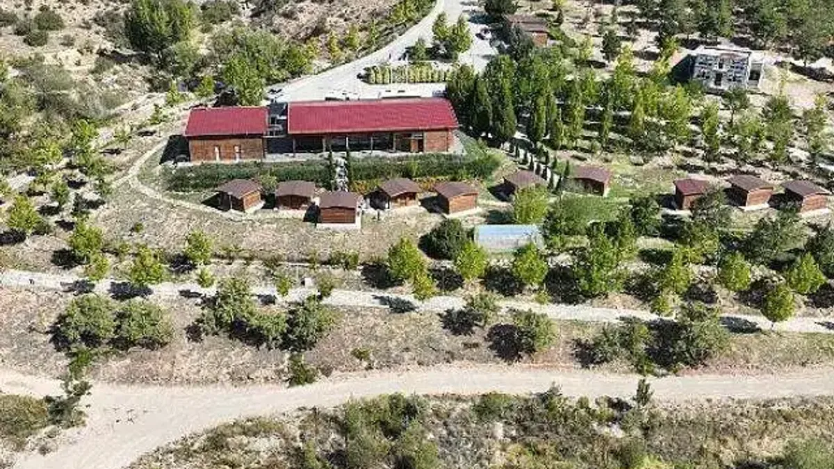 Selçuklu Belediyesi'nin okul dışı öğrenme ortamları içerisinde önemli bir yere sahip olan ve eğitim çağındaki çocukları doğa ile buluşturan Sille Tabiat Okulu'nda yeni dönem eğitimleri başladı.
