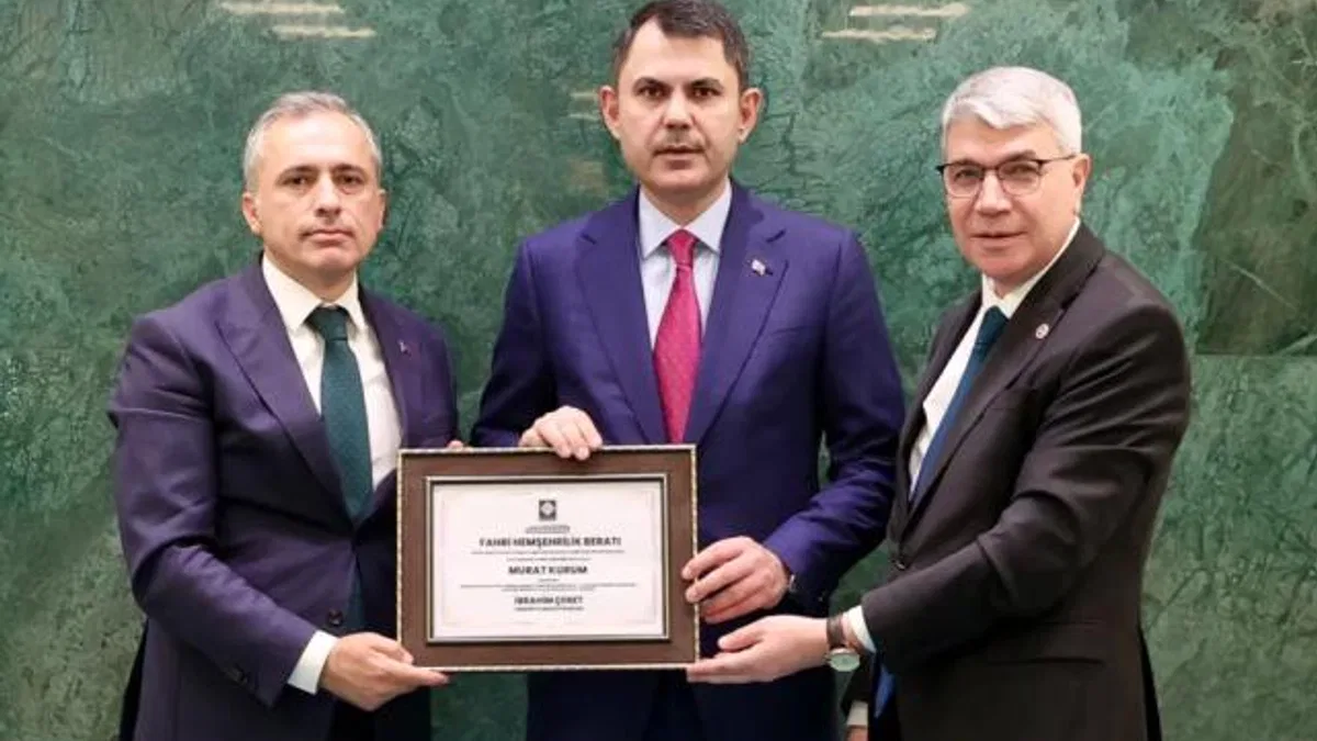 Bakan Kurum'a bir fahri unvan da Osmaniye'den
