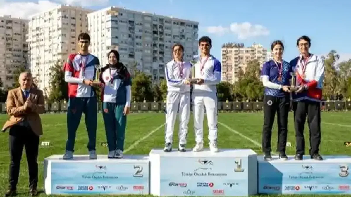 Kayseri Büyükşehir sporcularına Başkan Büyükkılıç'tan tebrik