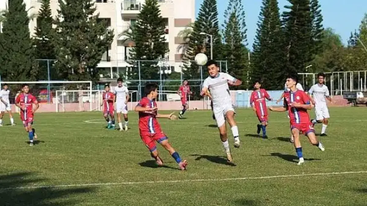 Kemer Belediye Merkez Spor evinde galip