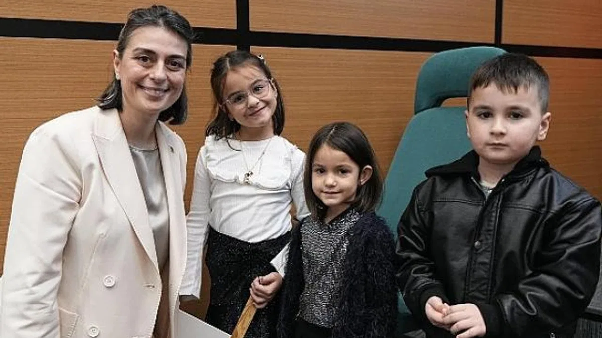 Üsküdar Belediyesi'nce, "Dünya Çocuk Hakları Günü"nde "Çocuk Gözüyle Üsküdar" çocuk meclisi düzenlendi