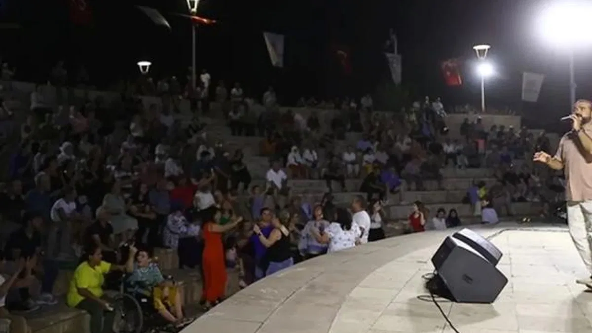 Denizli'de yaz konserleri binlerce sanatseveri buluşturdu