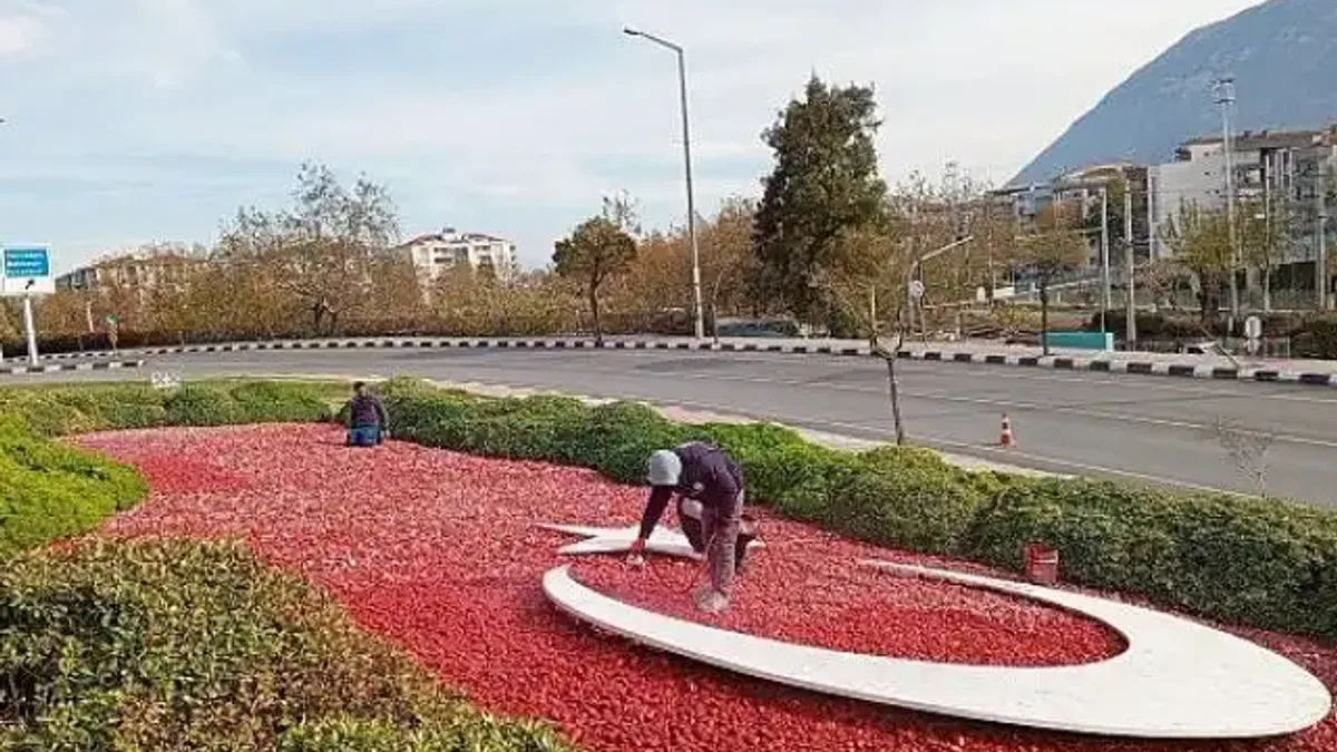 Manisa Büyükşehir, Peyzaj Çalışmalarıyla Şehir Güzelliğini Artırıyor