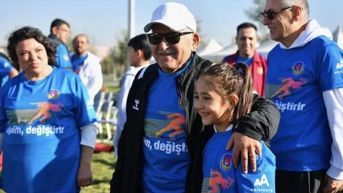 Memduh Büyükkılıç'tan anlamlı koşu