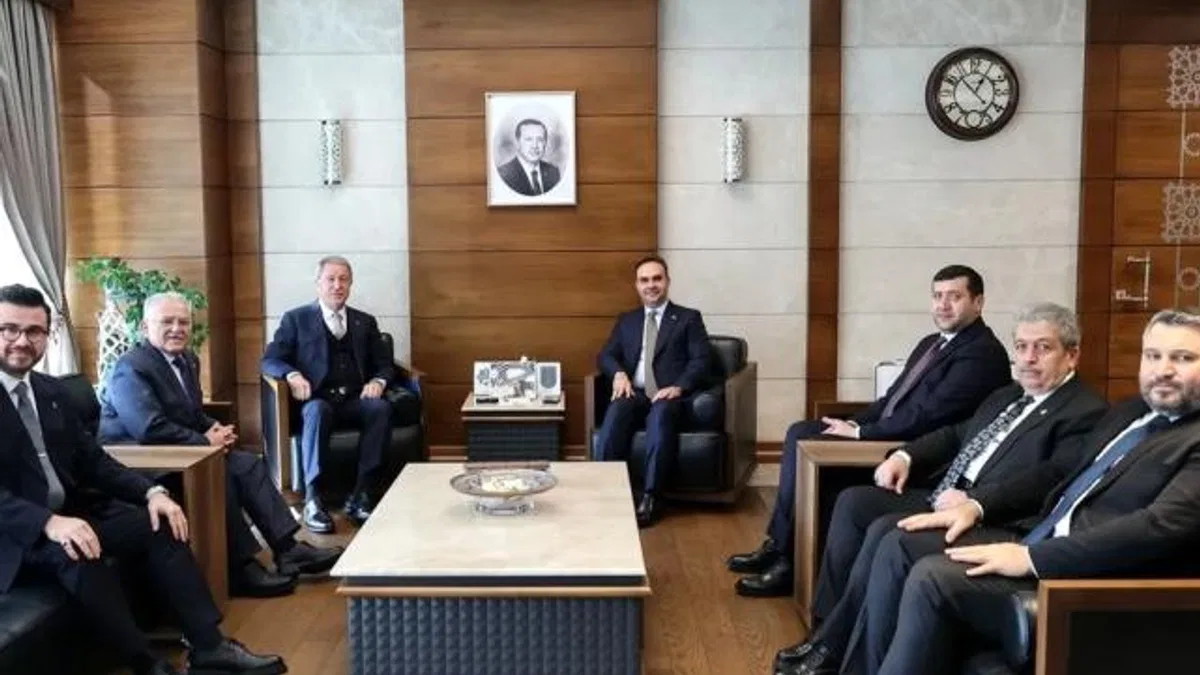 Memduh Büyükkılıç'tan Bakan Kacır'a ziyaret